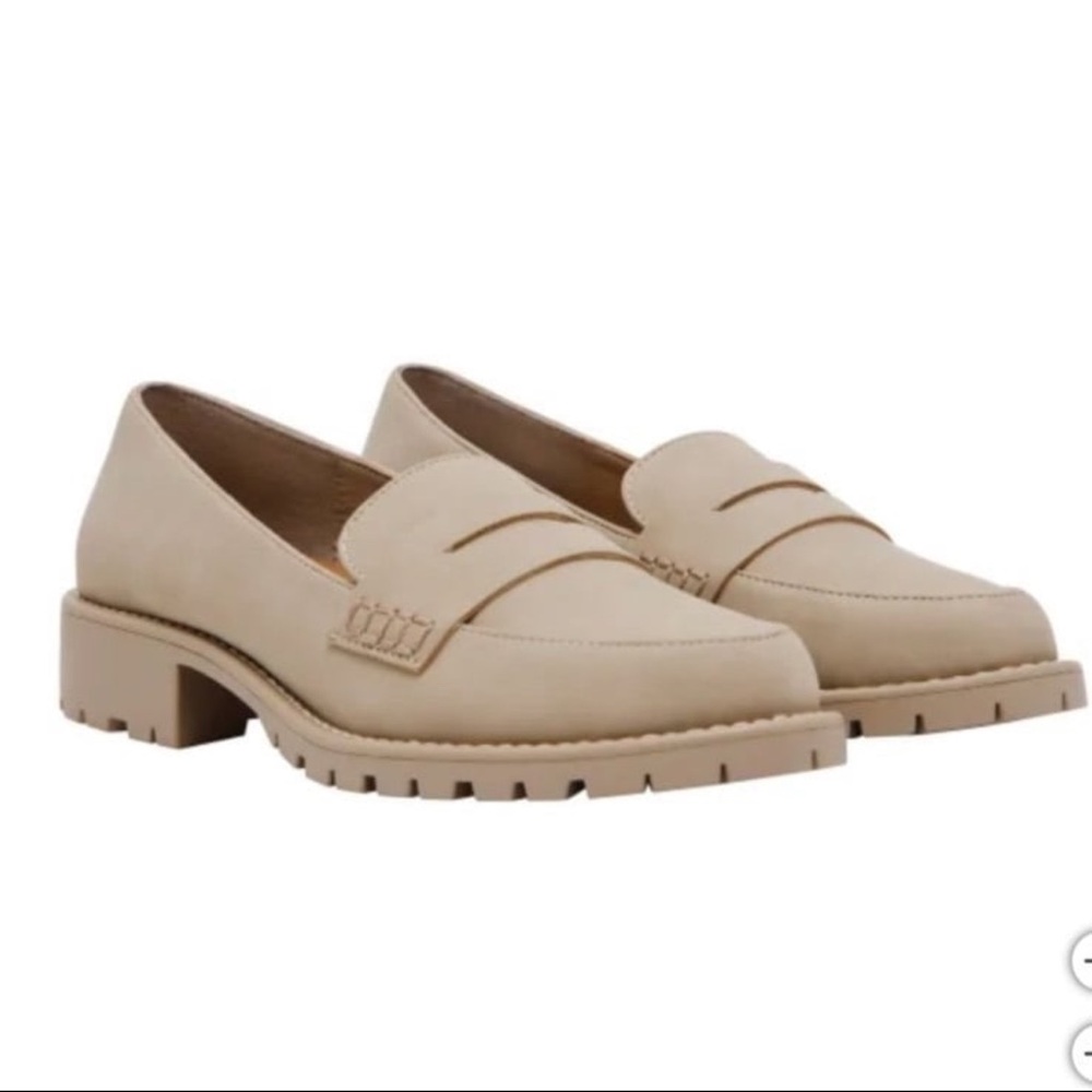 Dolce Vita Cream Beige Faux Leather Chunky Lug Sole Loafer Sole Slip-On Shoe 9